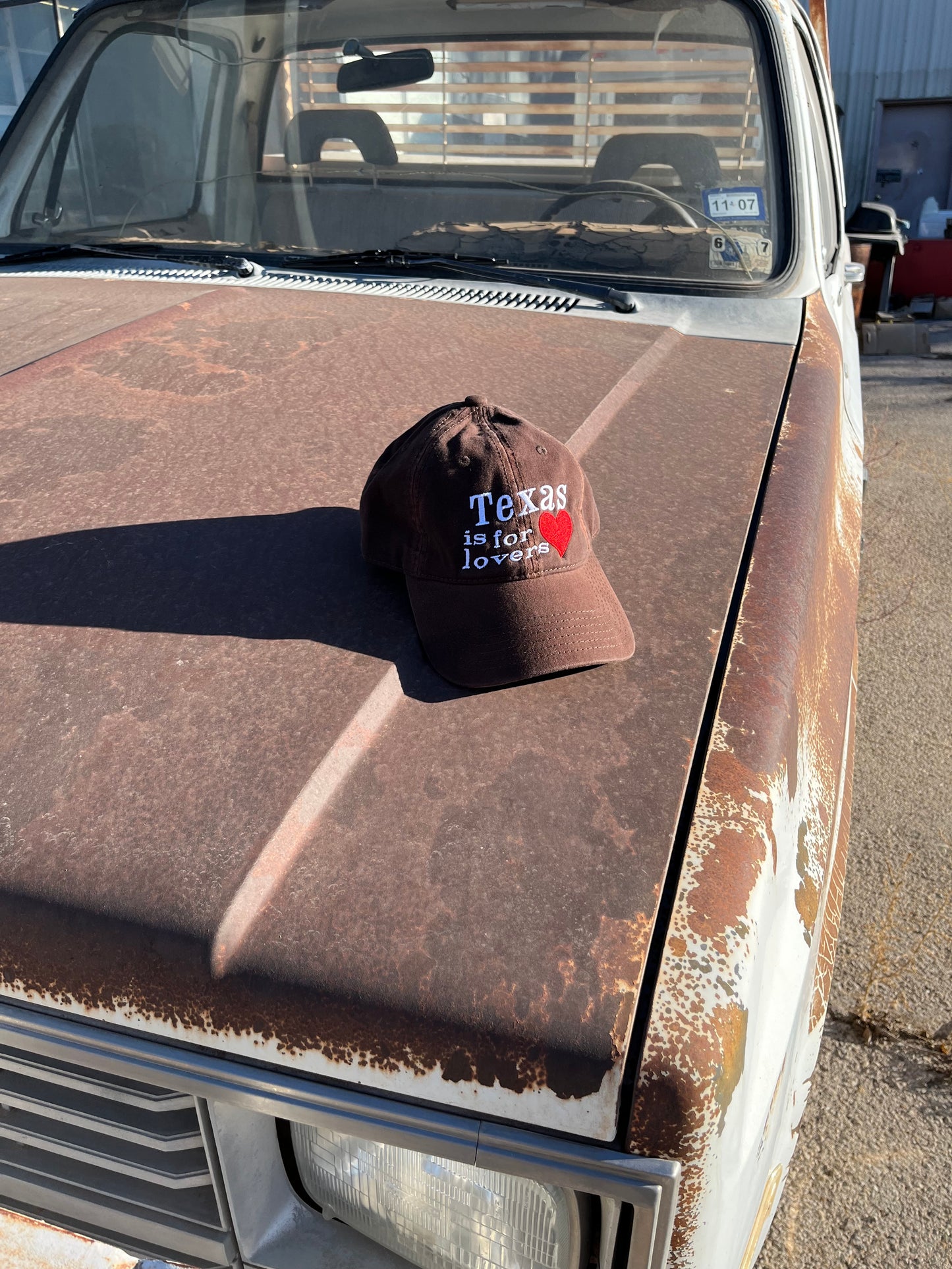 TEXAS IS FOR LOVERS - RUST BROWN